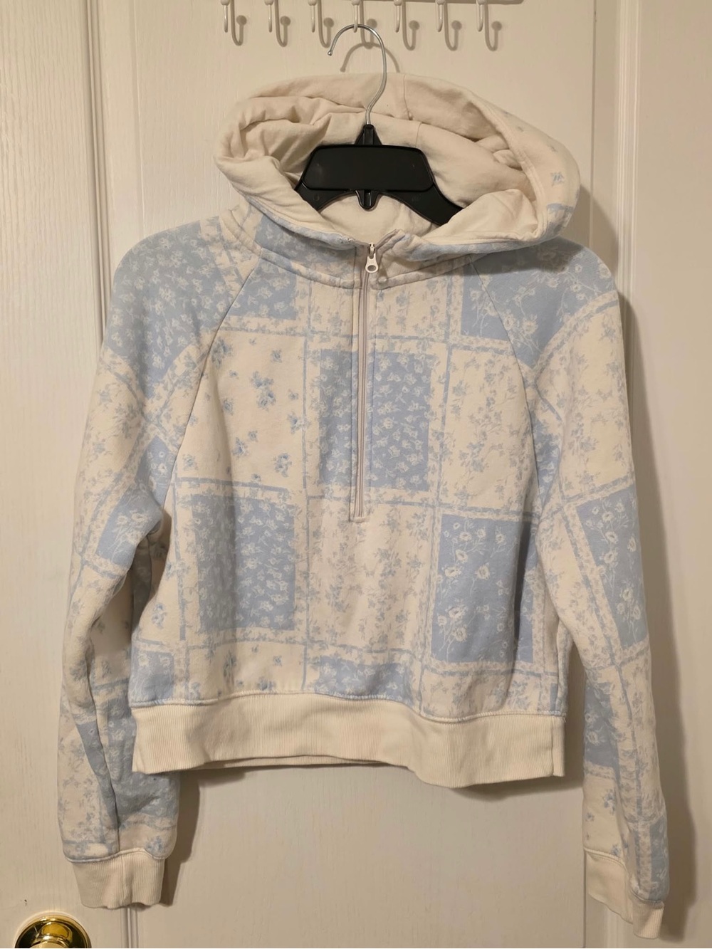Wild Fable Cropped Hoodie Small Blue Cream Floral Patchwork Quarter Zip